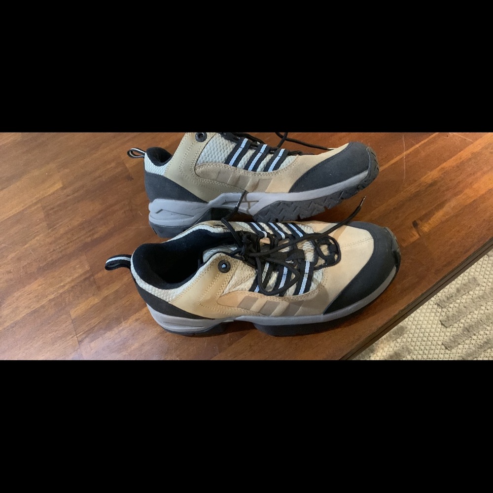 Adidas hiking shoes size 7